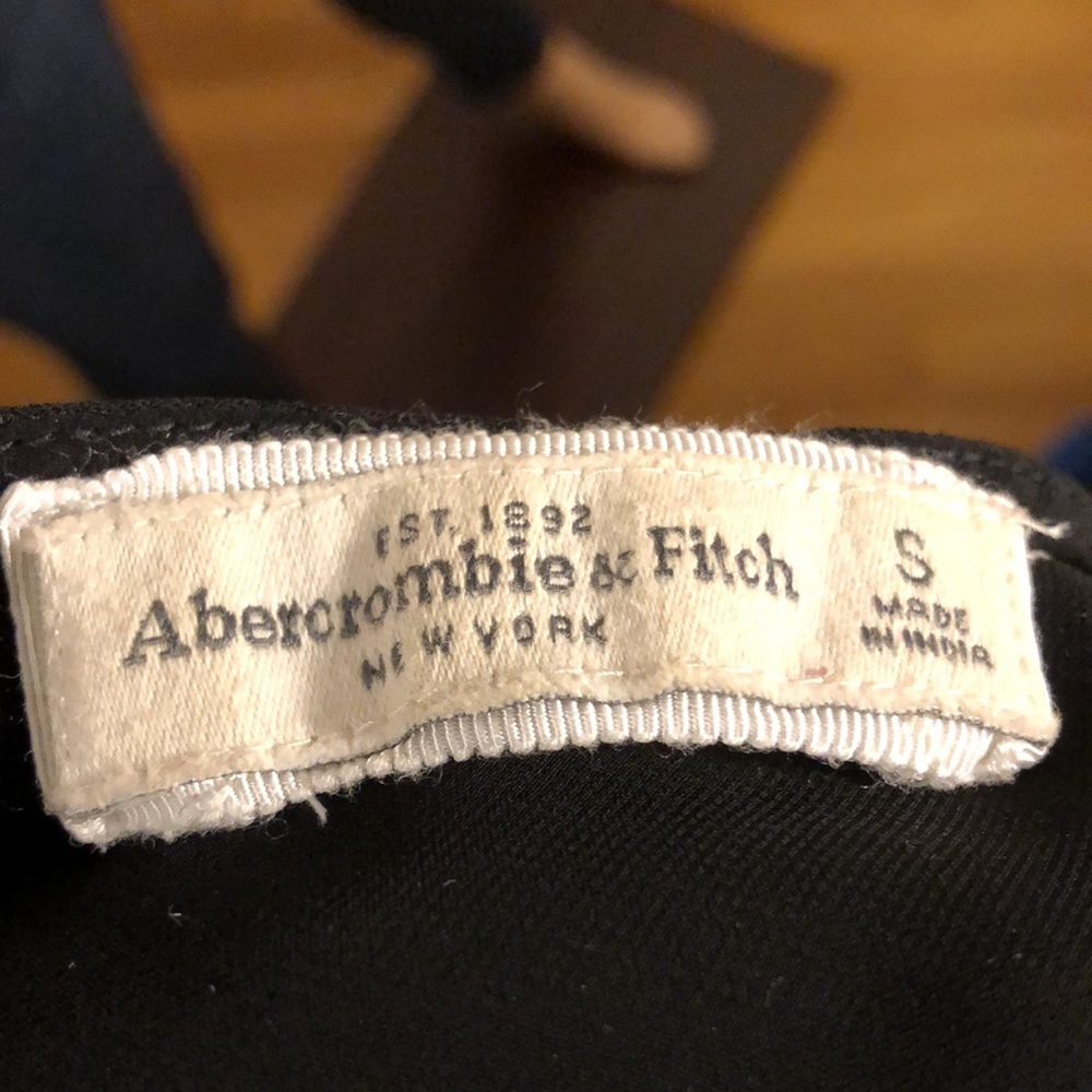 Abercrombie & Fitch-  Sleeveless Blouse - Picture 13 of 14
